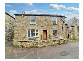 Cosy 17th Century Traditional Cottage