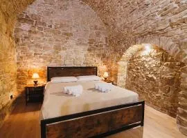 Casa Iside - Historic 14th-century Residence in the Hamlet