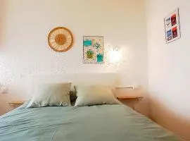 studio cosy vue lac, avec piscine et tennis