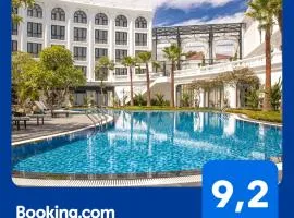 Silk Path Grand Hue Hotel