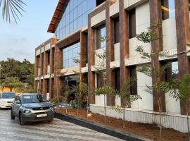 Hotel Prince Garden Daman，位于达曼的酒店