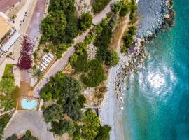 Penelope's Blue Sea Front Residenses，位于伊利雅的酒店