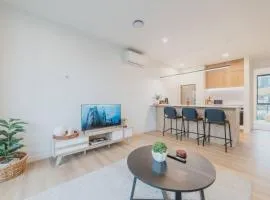 Modern 1BR Retreat with Bath & Laundry - Manchester