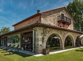 Casona Los Fresnos, con piscina