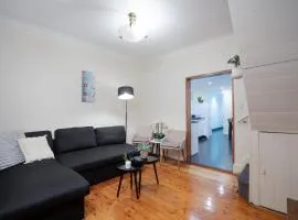 Facilitated 4 BR House & ICC&Darling Harbour-8 mins walk