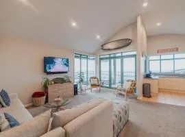 Elevated Ocean View Oasis - 3BR 2 Bath Parking