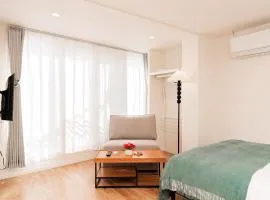 Open Sale Shinjuku 301 New Building 2mins to Waseda station Max for 3 people
