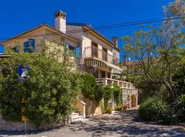 Holiday apartment WATERFRONT by the sea
