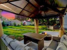 Movie Game Room & Fire Pit Luxury Spacious Home