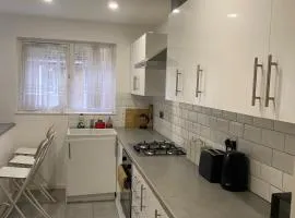 Luxurious London 5 Bedroom house