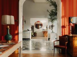 Hotel Palazzo Guiscardo Pietrasanta，位于彼得拉桑塔的酒店