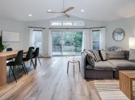 Dunes & Waves Retreat - Perfect Lake Getaway