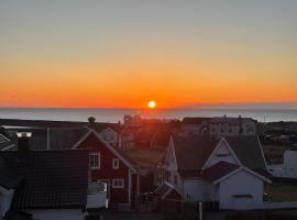 Havbris apartment with sea view in Borhaug, Farsund，位于Borhaug的酒店
