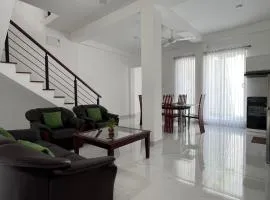 Tranquara Battaramulla - 10 mts to Passport & ID Office