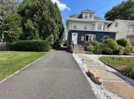 Cozy 3BR Apartment with Private Entry & Parking in Elizabeth, NJ