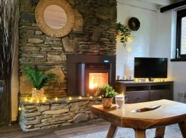 Chalet au Petit Milo, escapade au coeur de la nature，位于Waulsort的酒店