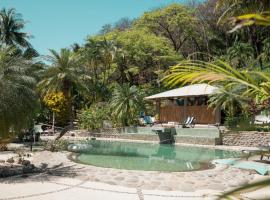 Lapoint Surf Camp Costa Rica - Santa Teresa，位于马尔帕伊斯的酒店
