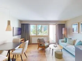 Apartment with Fireplace & Mountain View