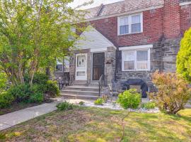 Quaint Lansdowne Getaway Near Downtown Philly!，位于Lansdowne的酒店