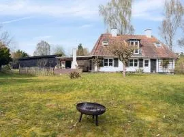 Charming House With 5000M Garden And Forest