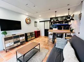 Studio moderne au pied des pistes, emplacement idéal, central et calme