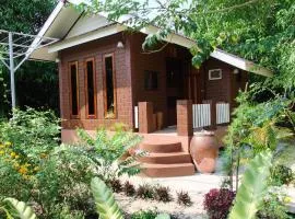 บ้านสวนบรรจงอักษร Bansuan Banjong Akkson