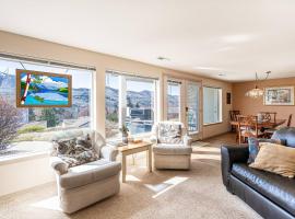 Condo in Chelan - Mountain Views，位于奇兰的酒店