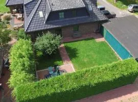 Ruhige FeWo mit eingezäunten Garten - familienfreundlich
