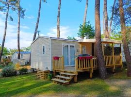 MOBIL HOME à SEIGNOSSE dans les Landes près de la mer，位于塞尼奥斯的豪华帐篷营地