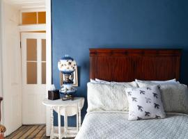 Annie Oakley - Historic Hotel，位于Cimarron的酒店