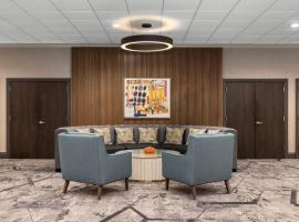 Holiday Inn Dubuque/Galena by IHG，位于迪比克的酒店