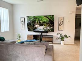 Canyon Country Cozy Apartment, Pool and Jacuzzi，位于圣塔克拉瑞塔的酒店