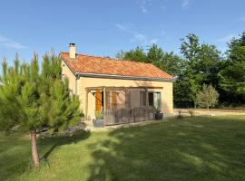 Gite des petites fayes sud，位于La Douze的酒店
