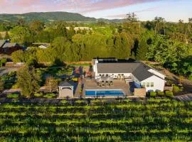 Chic Sonoma Oasis w Pool Bocce Hot Tub Minutes to Downtown