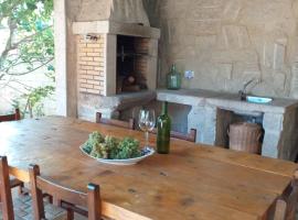 Viña da Igrexa, casa con jardin y barbacoa en cambados，位于坎巴多斯的酒店