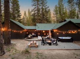Family Cabin With Hot Tub, Games, & Forest Views，位于Clio的酒店