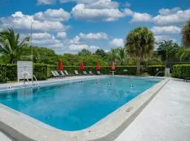 Riverwatch Apartments By Lowkl