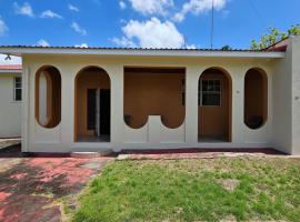Wonderful 3 Bedroom Home Close To Everything，位于圣詹姆斯的酒店