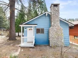 Bluebird Cabin, Indoor Fireplace, Next to Lake!