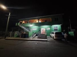 Devin's Studios APT 3，位于Jennings的酒店