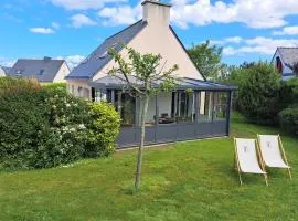 Holiday Home in Plouarzel near Sandy Beach