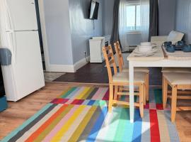 Ocean View Cozy Stay，位于赫尔的酒店