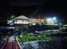 時間を忘れる貸別荘オールブルー，位于广岛的酒店