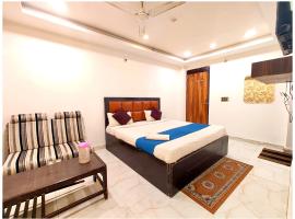 HOTEL LUXUARY KABIR - PALACE - NEAR Railway Station and Shiv Temple - A Luxuary Hotel In Lucknow，位于勒克瑙的酒店