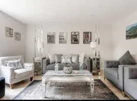 The Oxford Signature Luxury Entire Family Suite