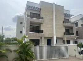 Threshold Apartment Mabushi
