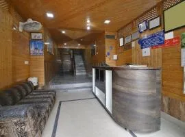 Hotel O Azad