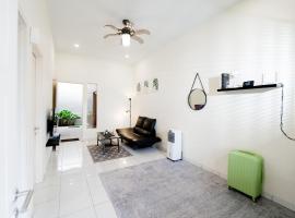 Sachi House - Homestay near IPB Dramaga Bogor，位于Bubulak 3的酒店