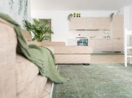 NEST LIVING Evergreen - Peaceful Stay with Terrace