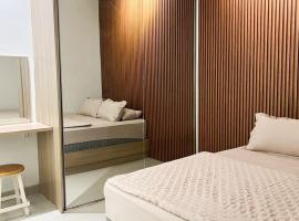 Moona Homestay Jogja，位于Gondowulung的酒店